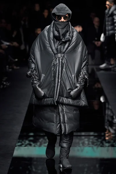 Look 9